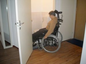 toegankelijk met rolstoel toilet in woning