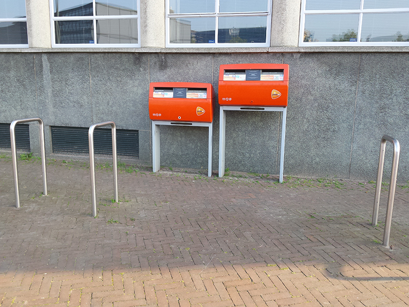 toegankelijke brievenbus op verschillende hoogtes